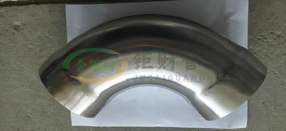 正常情况冷热不锈钢水管一般都是采用入墙安装的做法